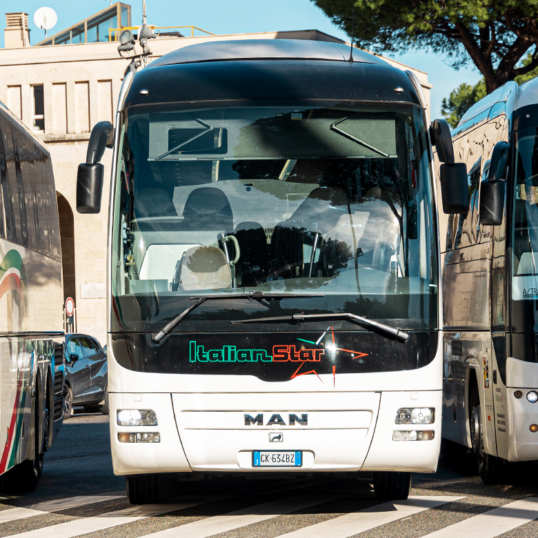 italianstar-trasporto-conducente-autobus-pullman-viaggi-nazionali-internazionali-tour-gite-foto-home-01d